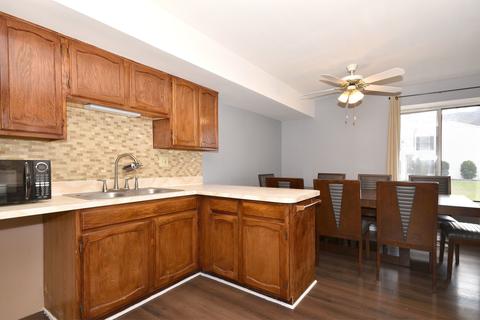 211 E Oneida Ave #F, Bartlett, IL 60103 photo 8