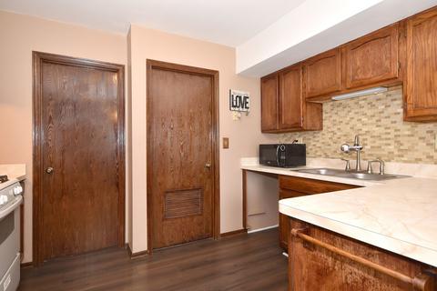 211 E Oneida Ave #F, Bartlett, IL 60103 photo 6