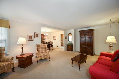 1005 S Main St, Wheaton, IL 60189 photo 5