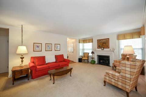 1005 S Main St, Wheaton, IL 60189 photo 6