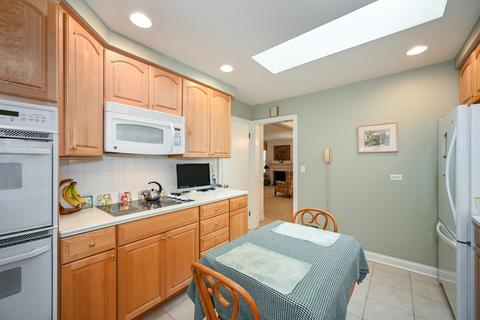 1005 S Main St, Wheaton, IL 60189 photo 11