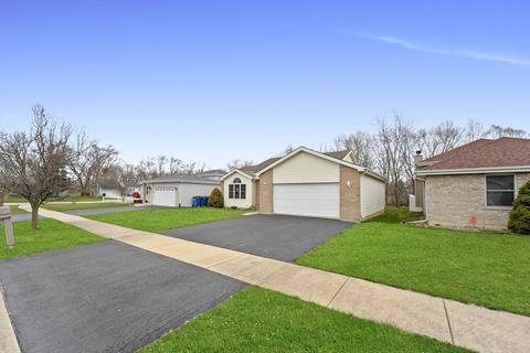 3005 Sandy Ridge Dr, Steger, IL 60475 photo 3