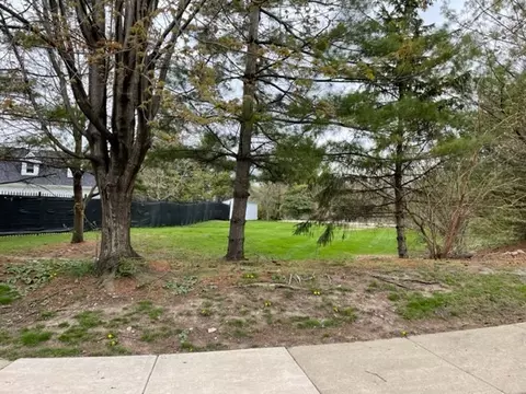 1370 Marco Ct, Darien, IL 60561
