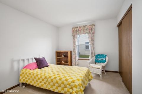 155 Dickens Trl, Elgin, IL 60120 photo 9