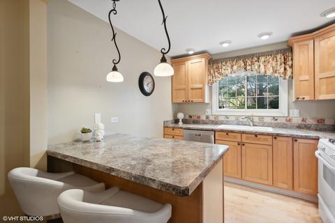 1776 Gloucester Ct #A, Wheaton, IL 60189 photo 6