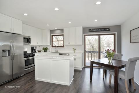 3218 W Beach Dr, Mchenry, IL 60050 photo 4