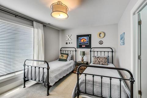 664 E Porter Ave, Naperville, IL 60540 photo 24