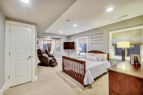 664 E Porter Ave, Naperville, IL 60540 photo 31