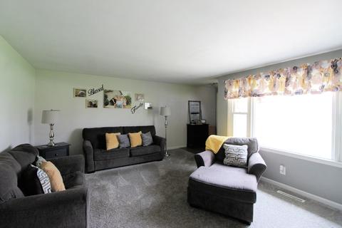 4859 W Doris Dr, Kankakee, IL 60901 photo 3