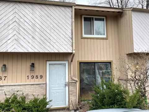 1989 Bennington Ct, Elgin, IL 60123 photo 1