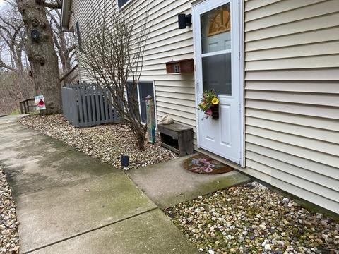 1825 Baker Ln #D, Peru, IL 61354 photo 1
