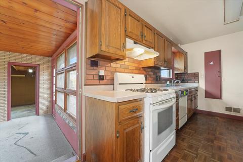 433 E 6th St, Lockport, IL 60441 photo 10