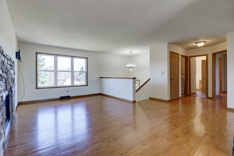 110 Shadowbrook Dr, Capron, IL 61012 photo 4