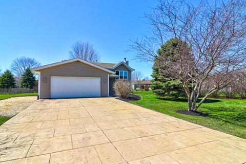 110 Shadowbrook Dr, Capron, IL 61012 photo 2