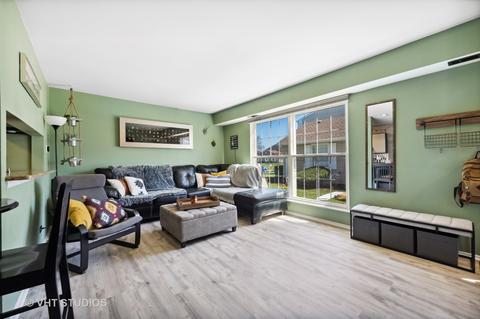1500 Timber Trl #C, Wheaton, IL 60189 photo 2