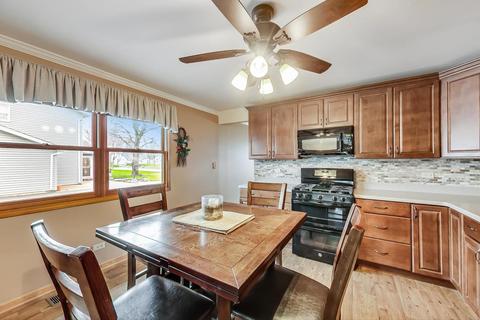 2305 Dove St, Rolling Meadows, IL 60008 photo 8