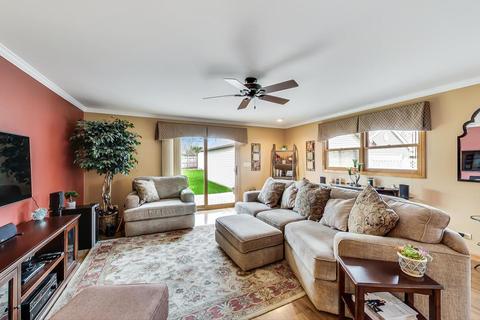 2305 Dove St, Rolling Meadows, IL 60008 photo 3