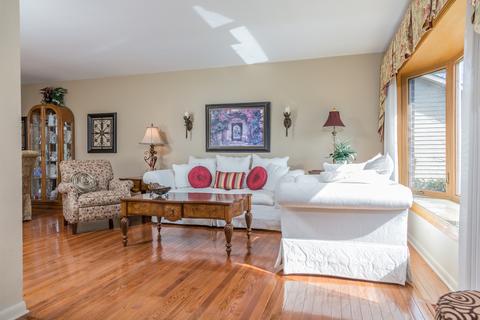 848 Kent Cir, Bartlett, IL 60103 photo 2