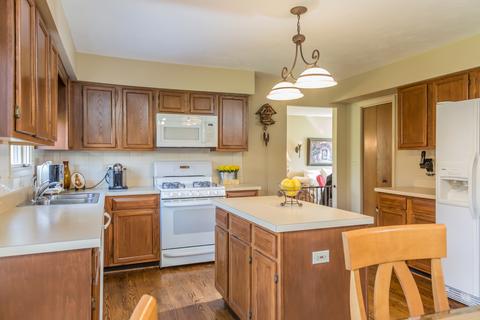 848 Kent Cir, Bartlett, IL 60103 photo 9