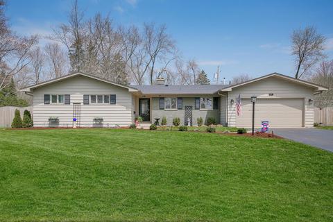 541 Juniper Dr, Naperville, IL 60540 photo 1