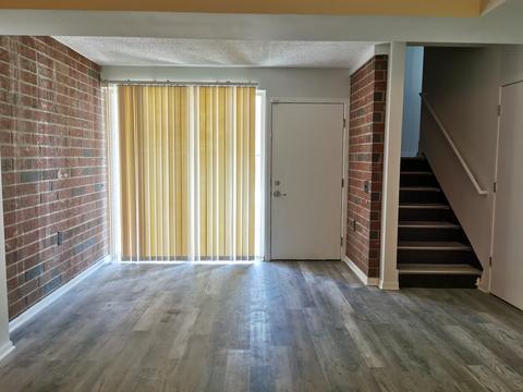 126 E 32nd St, Chicago, IL 60616 photo 2