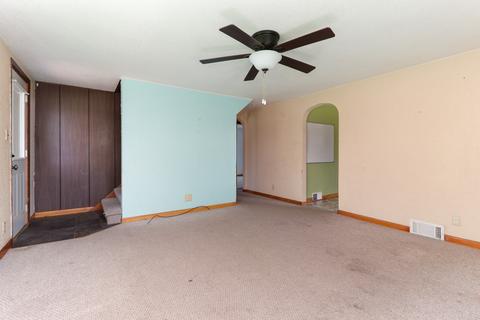 202 E 8th St, Delavan, IL 61734 photo 4