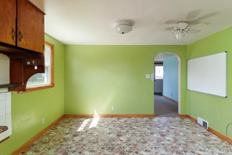 202 E 8th St, Delavan, IL 61734 photo 8
