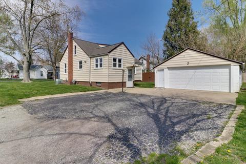 202 E 8th St, Delavan, IL 61734 photo 2