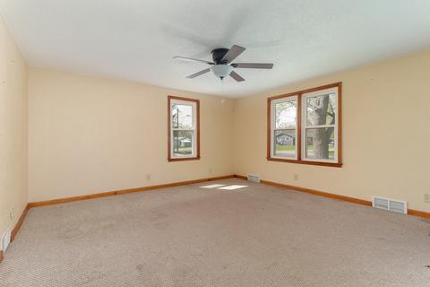 202 E 8th St, Delavan, IL 61734 photo 5