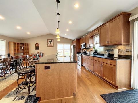 529 Flora Dr, Algonquin, IL 60102 photo 6