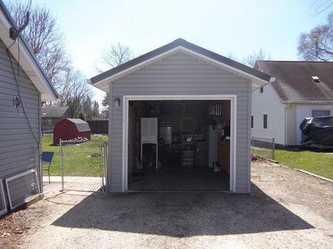 314 E Prairie St, Plano, IL 60545 photo 2