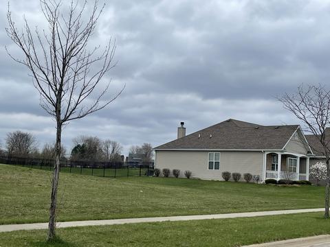 2201 Tyler Trl, Mchenry, IL 60051 photo 2