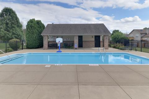 415 Beechwood Ct, Normal, IL 61761 photo 2