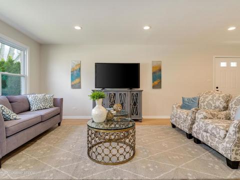 232 Wheeling Ave, Wheeling, IL 60090 photo 5