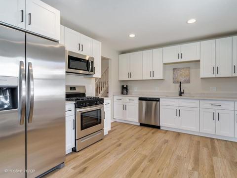 232 Wheeling Ave, Wheeling, IL 60090 photo 8