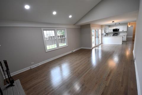 1062 E Gartner Rd, Naperville, IL 60540 photo 2