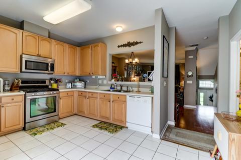 96 Cantal Ct, Wheeling, IL 60090 photo 9