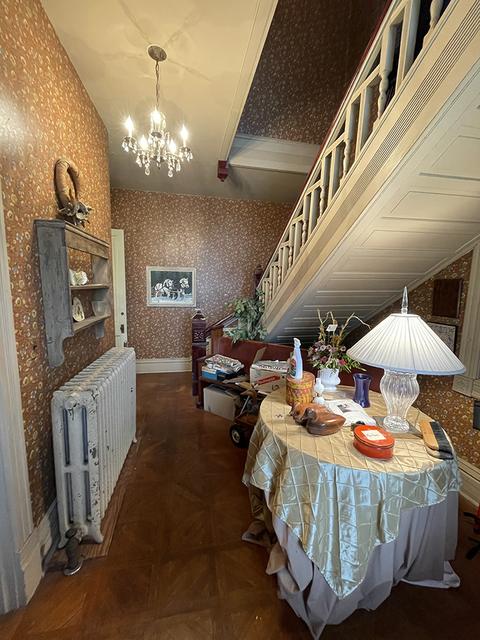 105 S Grape St, Morrison, IL 61270 photo 3