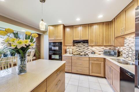 2022 Briarcliffe Blvd, Wheaton, IL 60189 photo 16