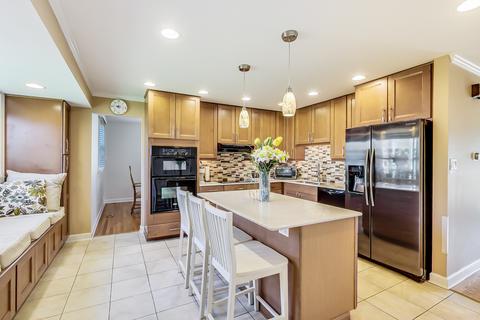 2022 Briarcliffe Blvd, Wheaton, IL 60189 photo 12