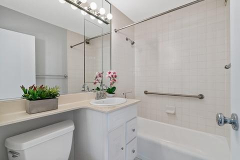 33 E Cedar St #8F, Chicago, IL 60611 photo 14
