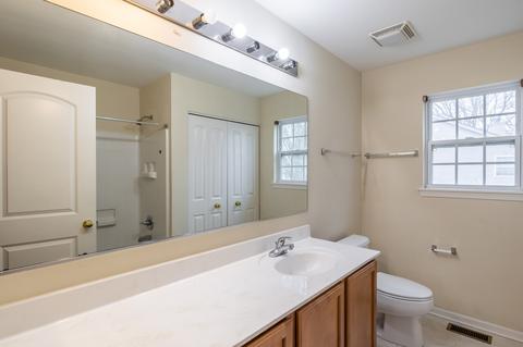 1400 Bison Ln, Hoffman Estates, IL 60192 photo 22