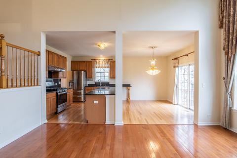 1400 Bison Ln, Hoffman Estates, IL 60192 photo 9