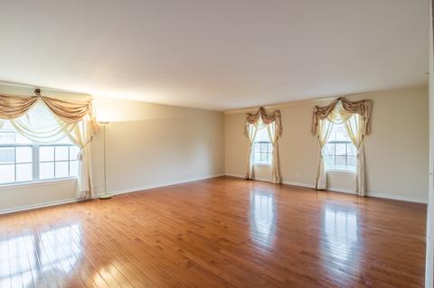1400 Bison Ln, Hoffman Estates, IL 60192 photo 27