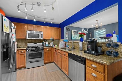 1046 Symphony Dr, Aurora, IL 60504 photo 3