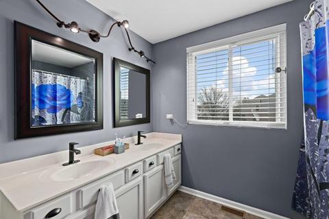 1046 Symphony Dr, Aurora, IL 60504 photo 13
