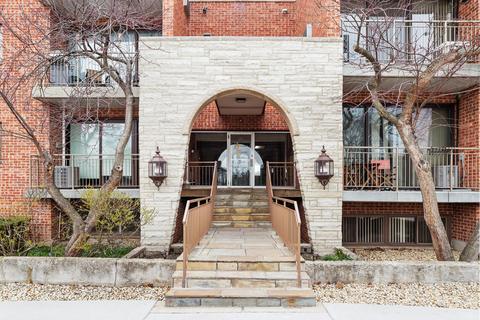 197 W Armitage Ave #302, Elmhurst, IL 60126 photo 2