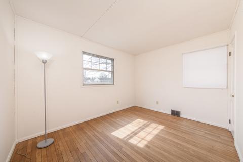 708 E Thacker St, Des Plaines, IL 60016 photo 12