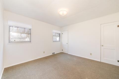 708 E Thacker St, Des Plaines, IL 60016 photo 14