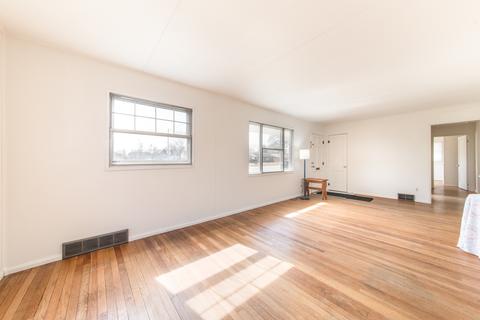 708 E Thacker St, Des Plaines, IL 60016 photo 6